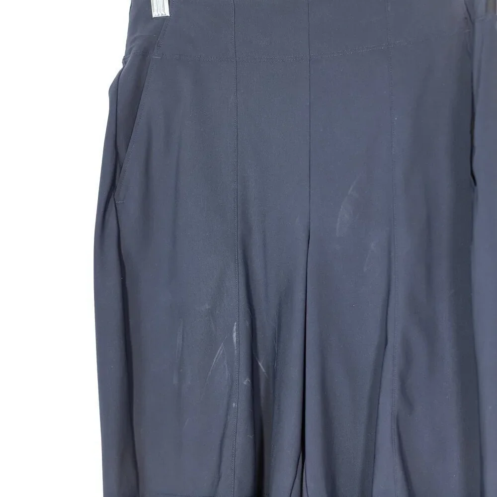 Athleta Size 8 dark blue Cosmic Bermuda stretch zip pockets shorts no size tag